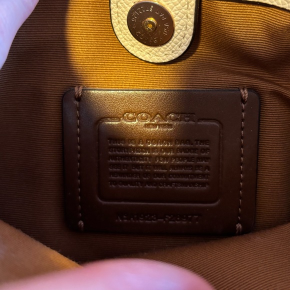 Cute Coach purse - Picture 6 of 6